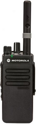   <p>       </p><p> Цифровая портативная рация Motorola DP2400 работает в частотных диапазонах VHF и UHF, поддерживает 16 каналов, имеет три программируемые кнопки, лишена дисплея и соответствует техническим требованиям стандарта IP55 к водонепроница